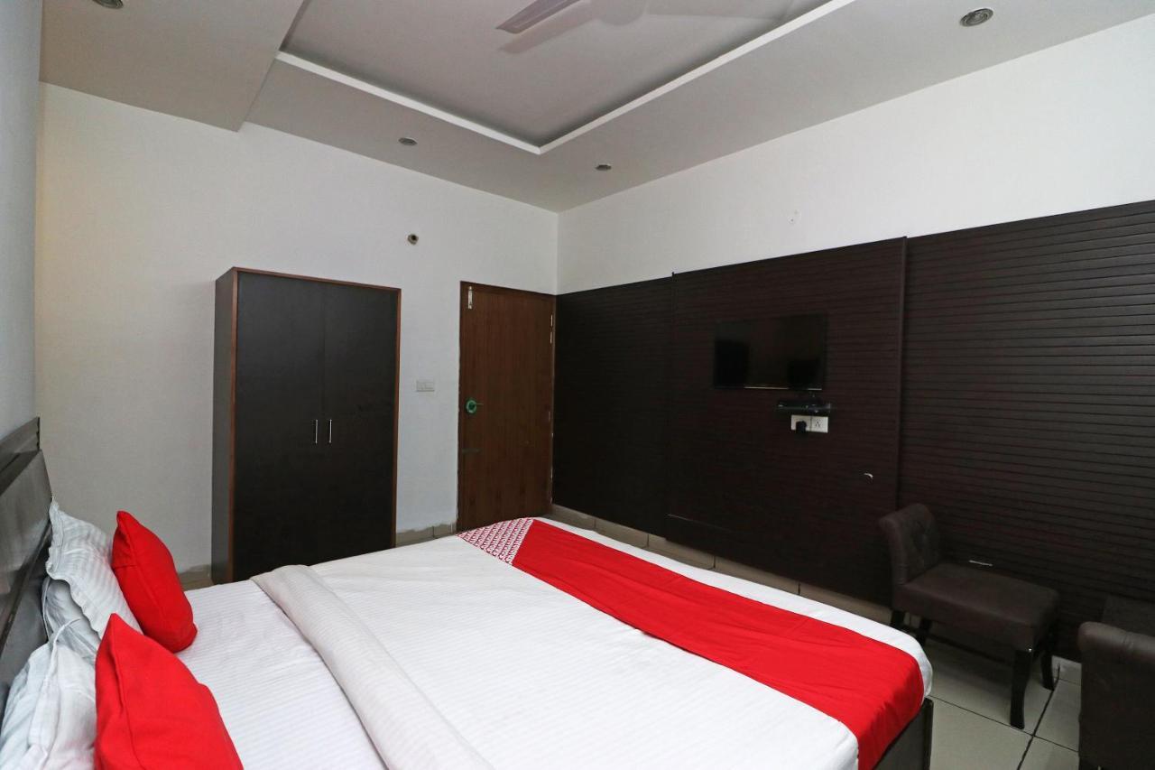Oyo 22677 Hotel Mehfil Rajpura Exterior photo